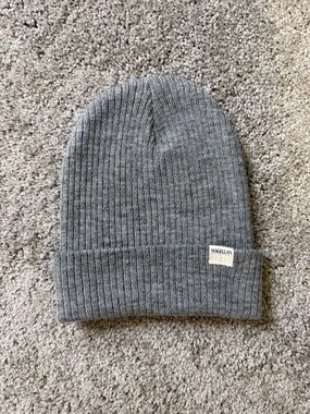 Magellan Outdoors Gray Ribbed Knit Beanie